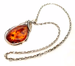 Luxuriöser großer Anhänger aus baltischem Bernstein mit Halskette aus 925er Silber