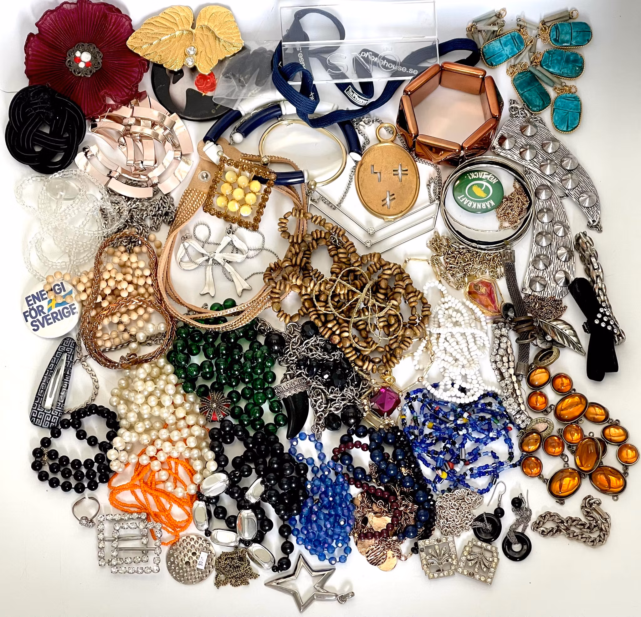 Lot of various vintage and old Bijouterie Jewelry