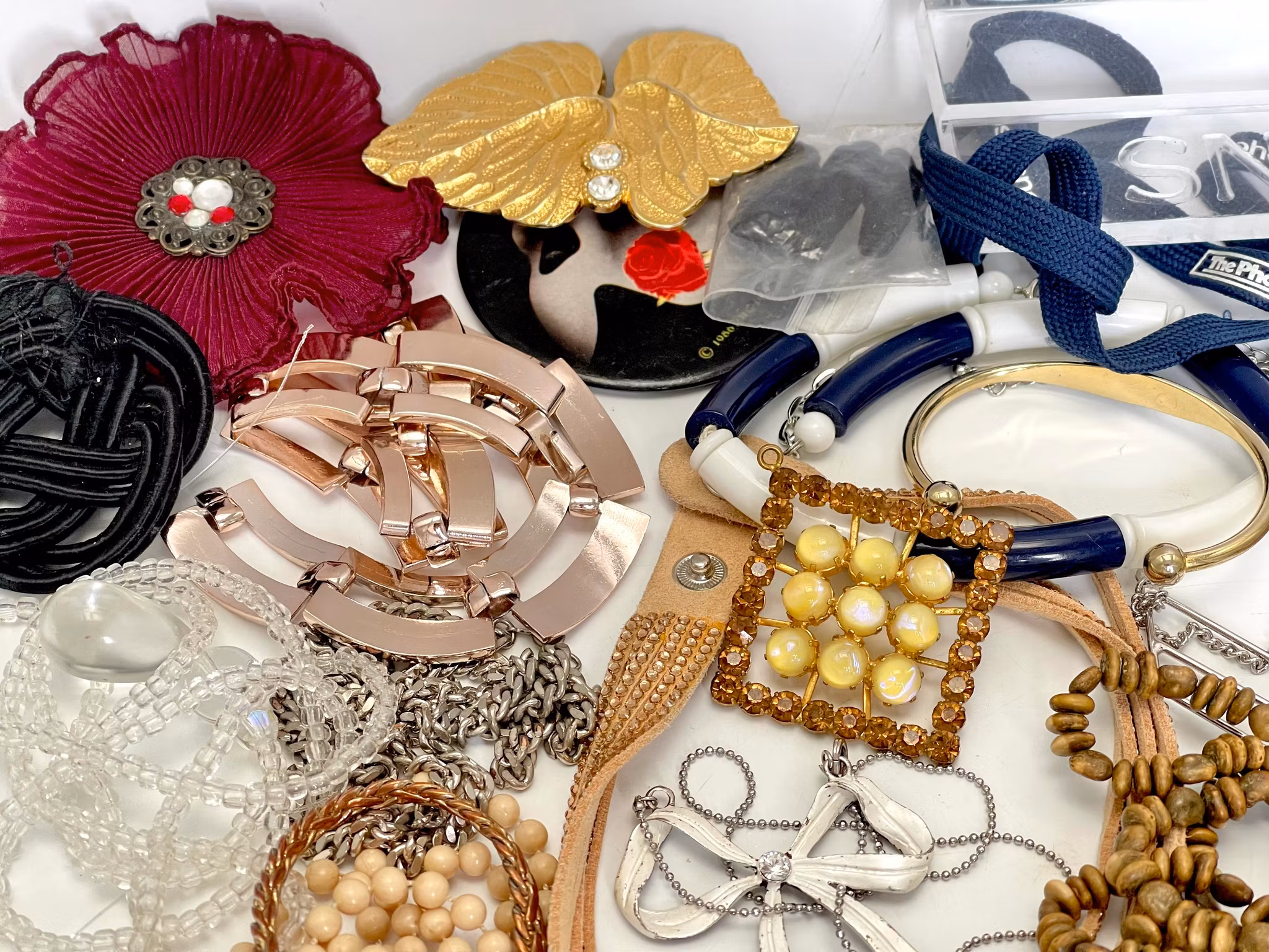 Lot of various vintage and old Bijouterie Jewelry