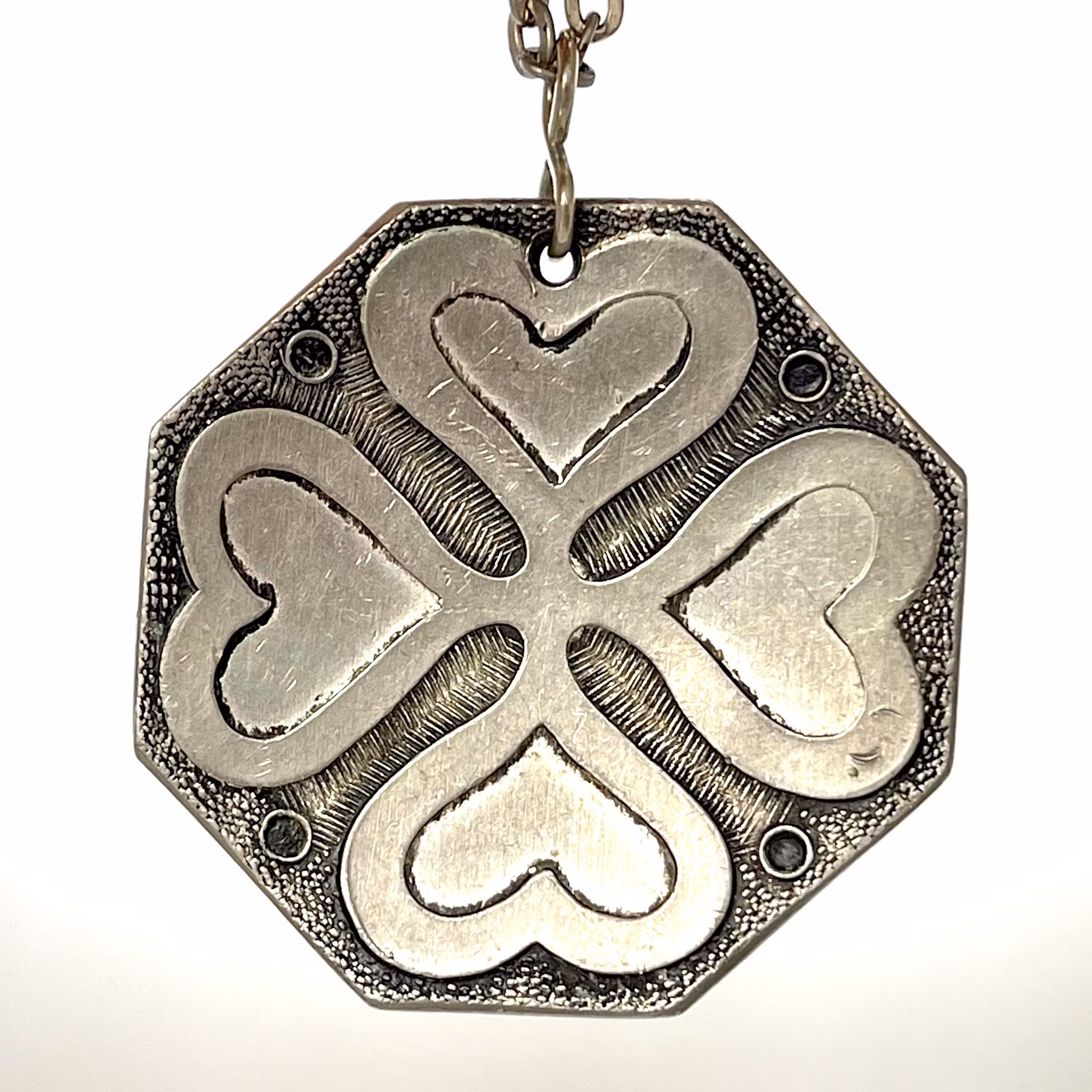 Projekt ręcznie robionego wisiorka casi z cyny szwedzkiej z lat 60-tych