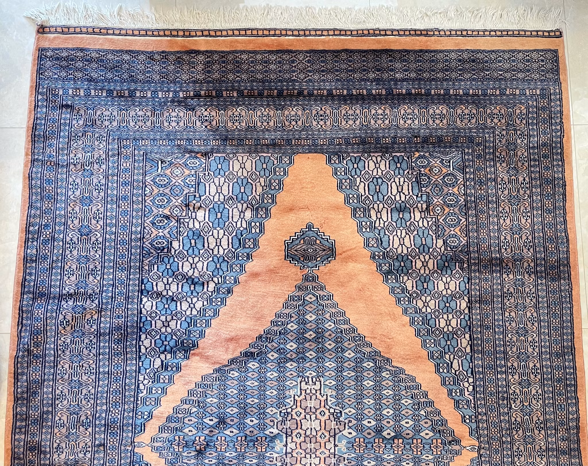 Handknuten Pakistansk Meddalion matta