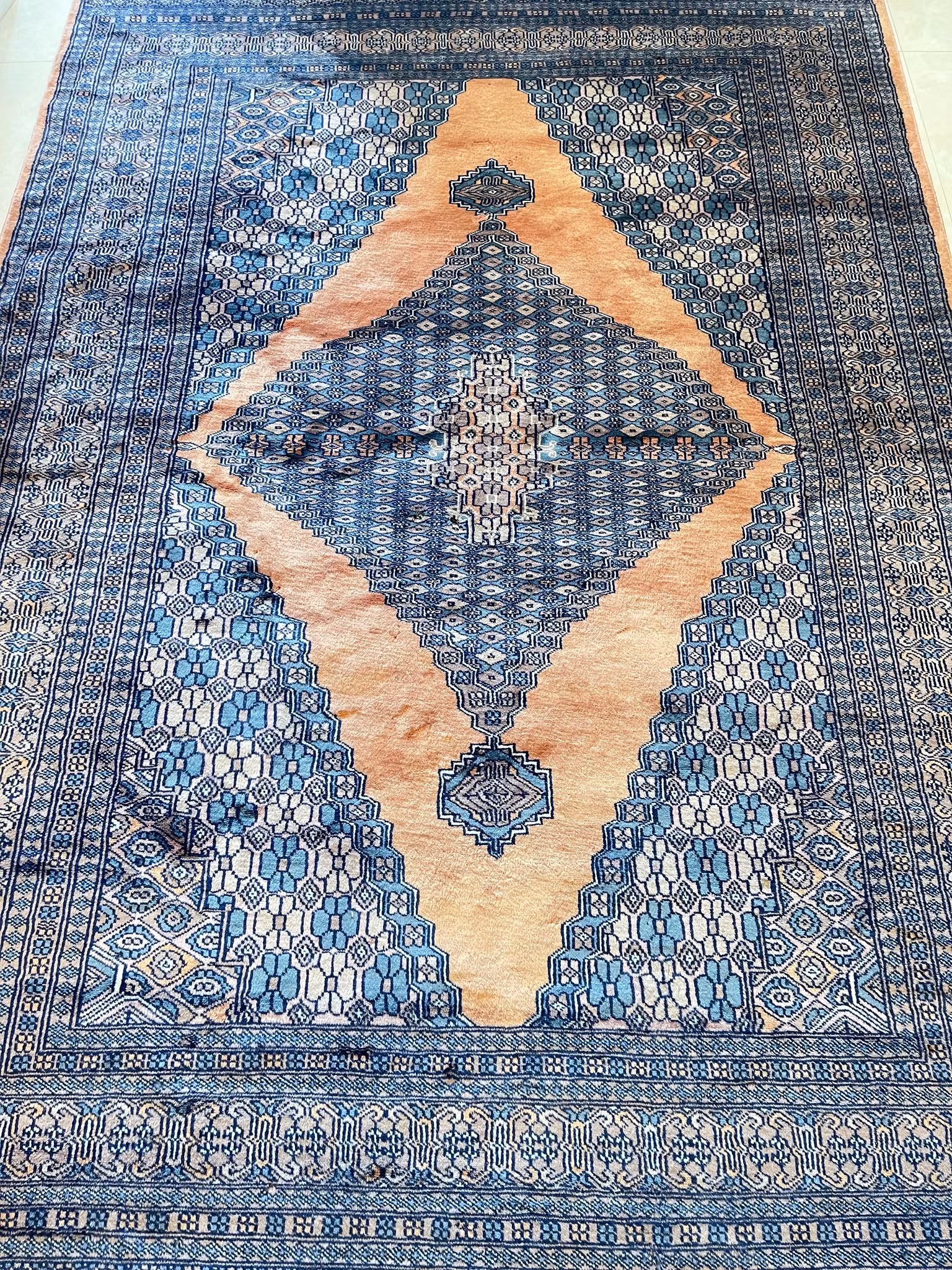 Handknuten Pakistansk Meddalion matta