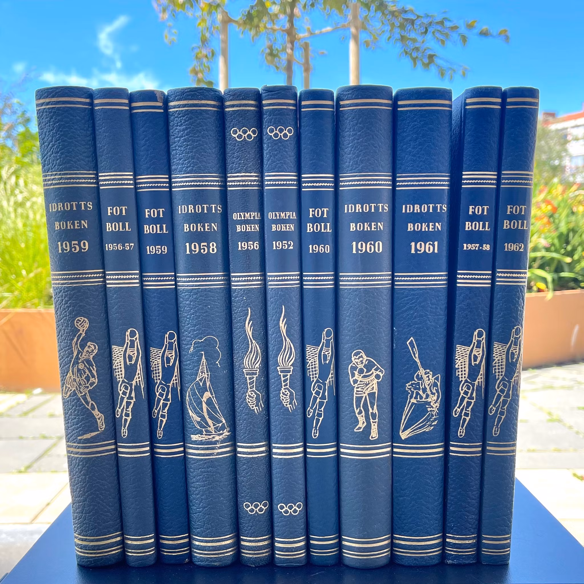 11 KSIĄŻEK - Książki sportowe, o piłce nożnej, olimpiadach itp.