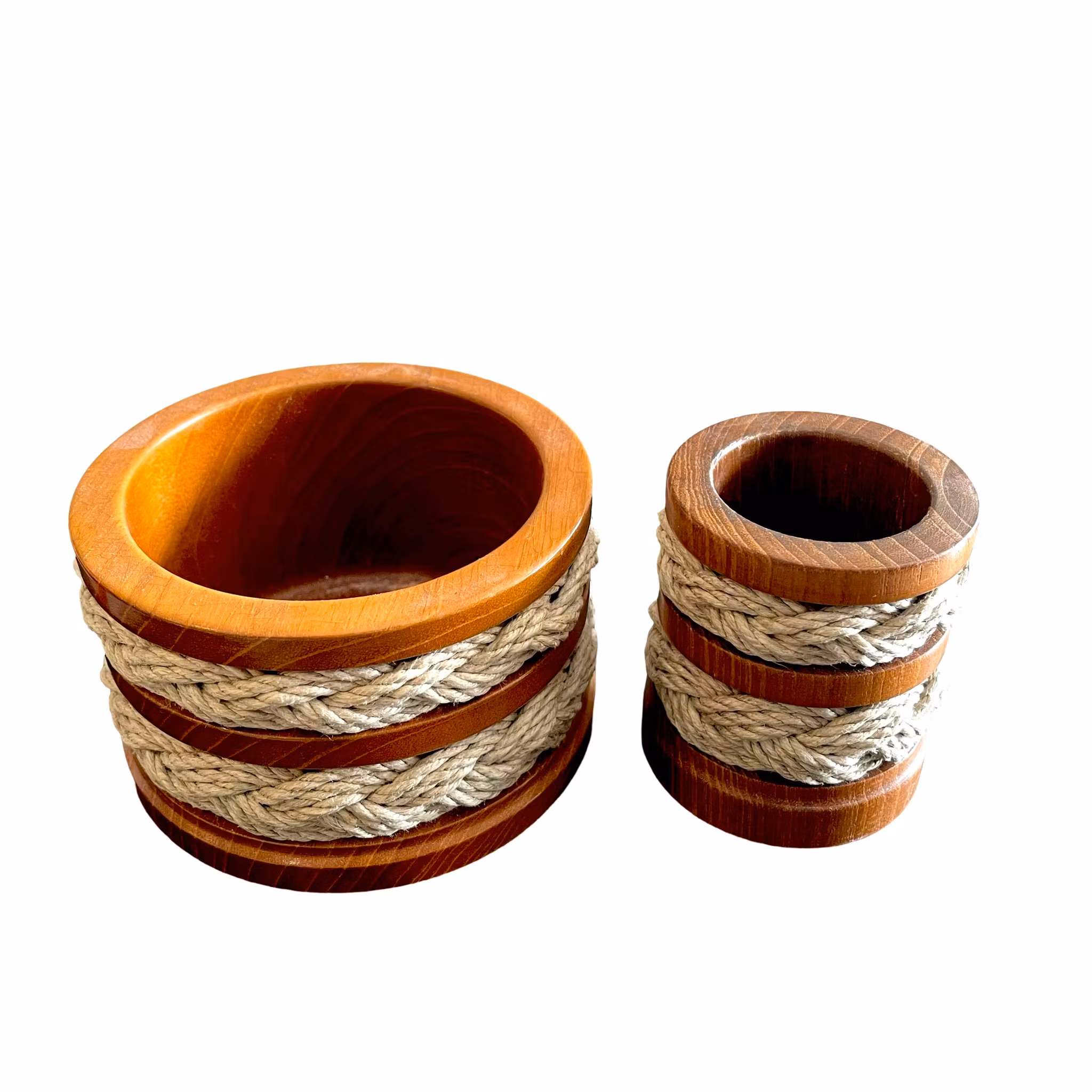 2 szt., Stojak na długopisy z drewna i liny, wazon żeglarski, sygnowany