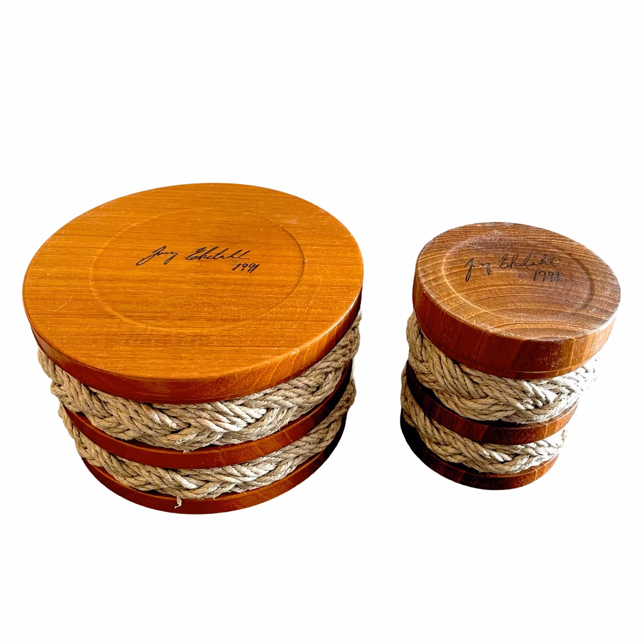 2 szt., Stojak na długopisy z drewna i liny, wazon żeglarski, sygnowany