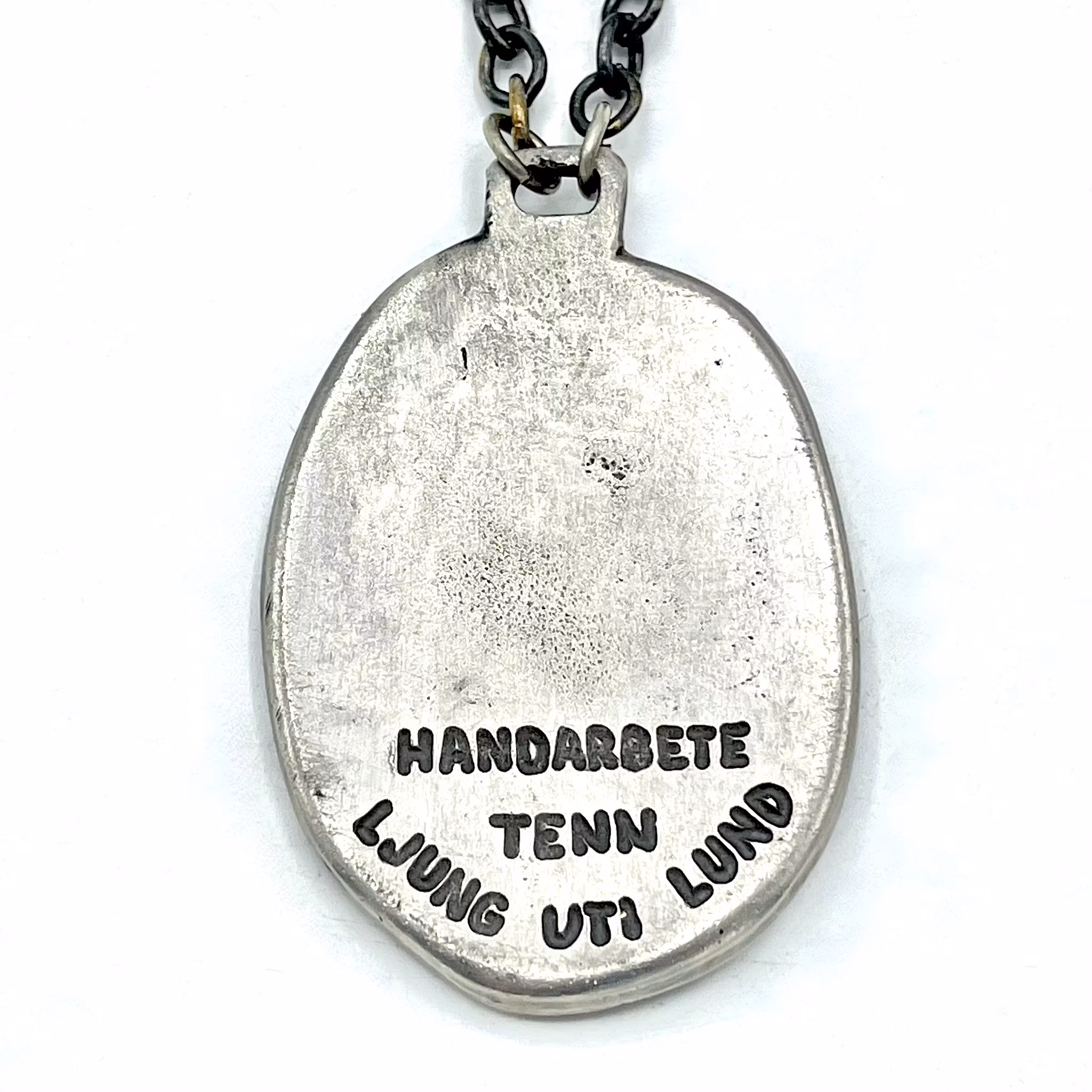 Ting Ljung uti Lund, Halskjede med anheng, Tinn