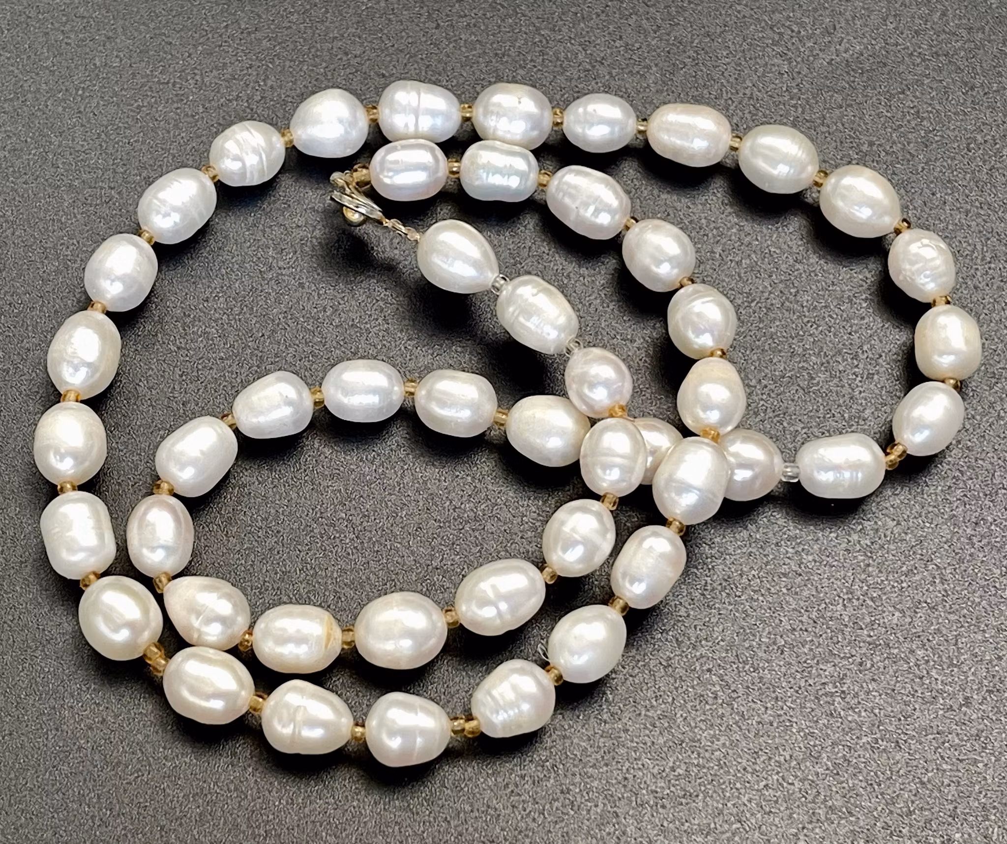 Collier vita odlade pärlor