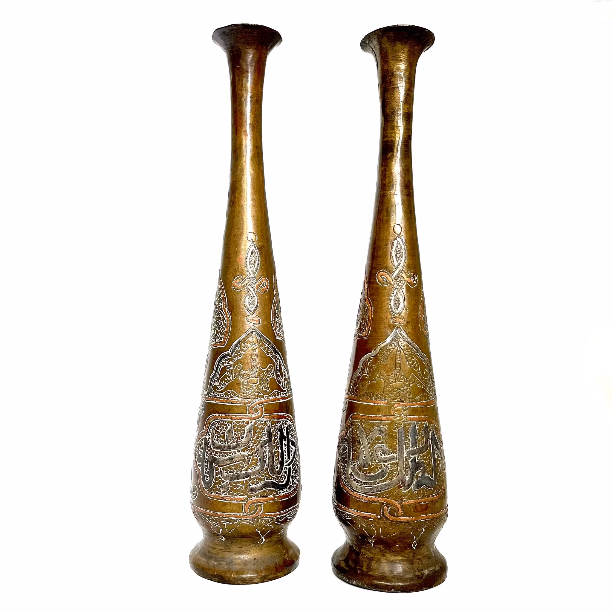 Une paire de vases - Damas Travail en laiton, cuivre et étain, Damas début 19ème siècle