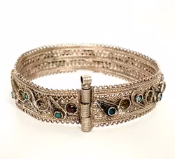 Antik armbånd, filigran arbejde med sten i ægte sølv, stemplet