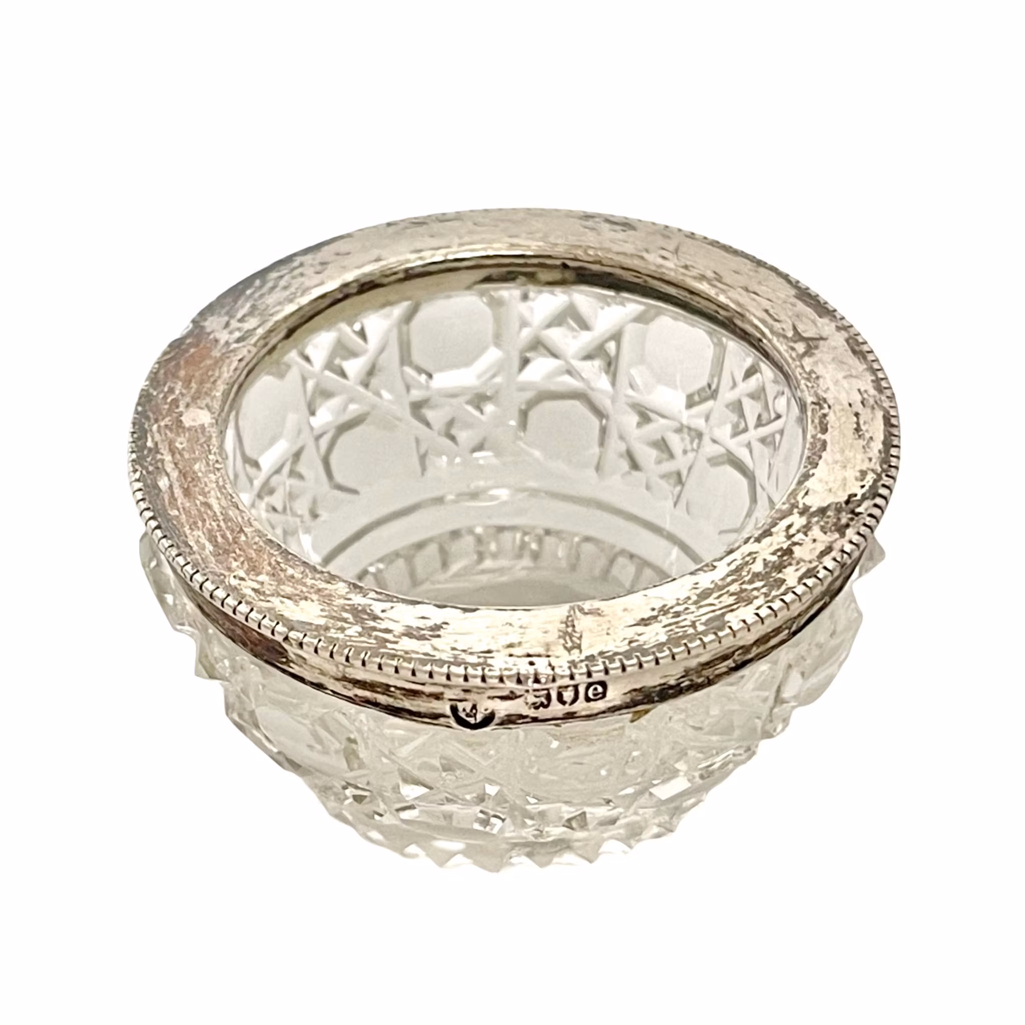 Suolasirotin, aitoa hopeaa kristallilla