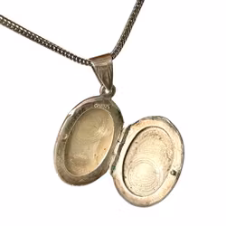 Naszyjnik ze srebra próby 925 GHA z medalionem