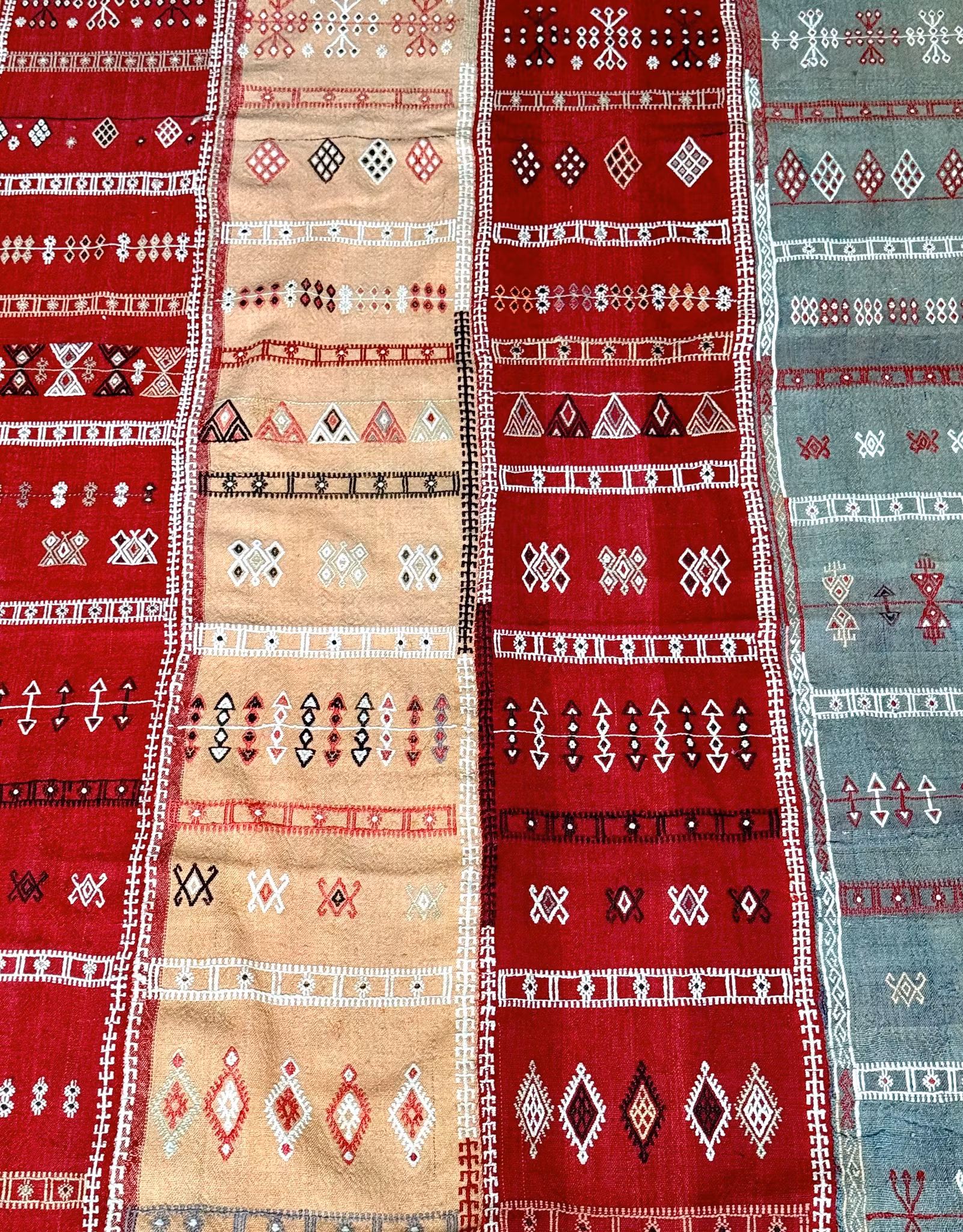 Antieke Oosterse kilim, Wol en kruidenverf