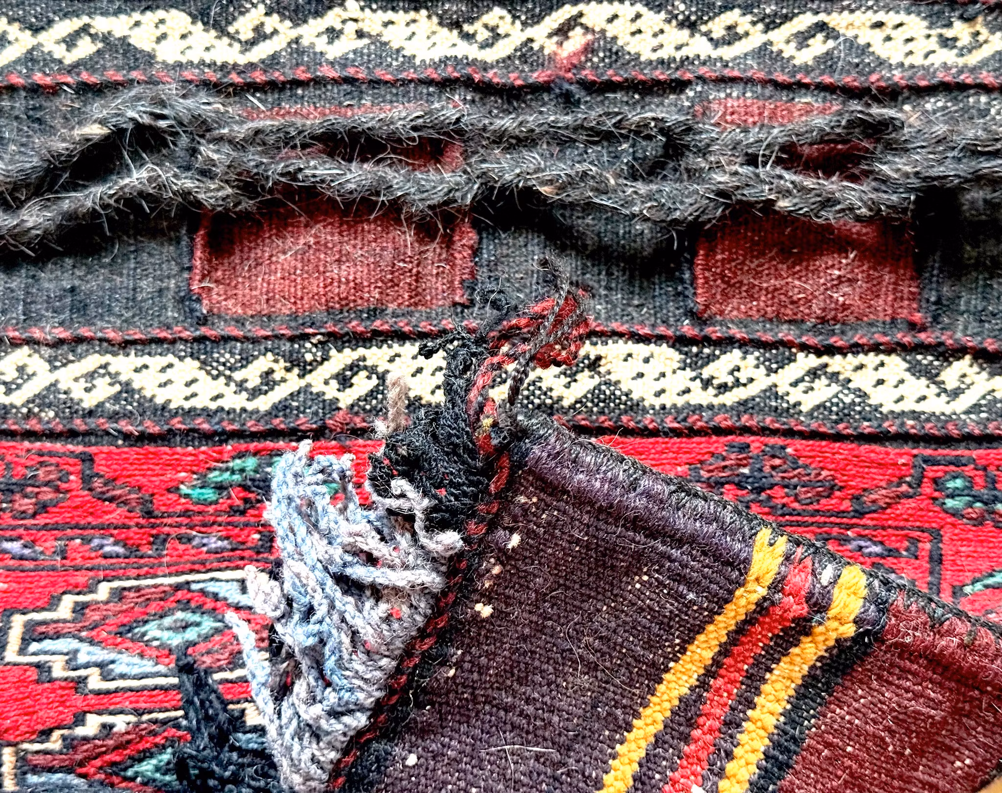 Antica borsa orientale annodata a mano