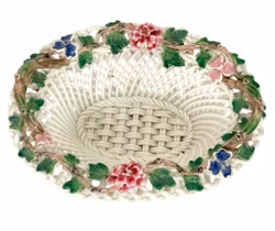 Starszy Dekoracyjny kosz z kwiatami z porcelany firmy Crown Staffordshire w Anglii