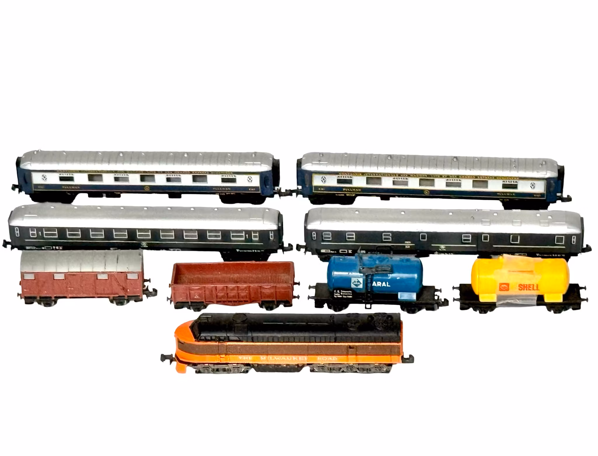 Lokomotywa Atlas w skali N z 8 wagonami Lima