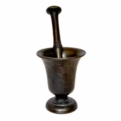 MØRTEL, med støder, støbejern, 1700-tallet