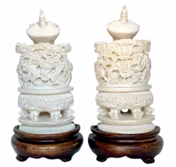 Antik Kinesisk elfenben skulpturer, Kejsare och kejsarinna figurer med utsmyckad huvudbonad, Stämplad