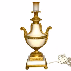Antik bordslampa, Förgylld mässing och vit marmor, Louis XVI-stil, Frankrike