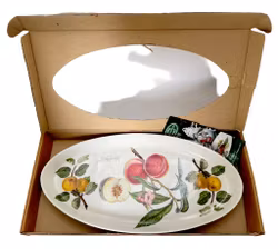 Oval tallrik i porslin, Susan Williams-Ellis, Portmeirion, England