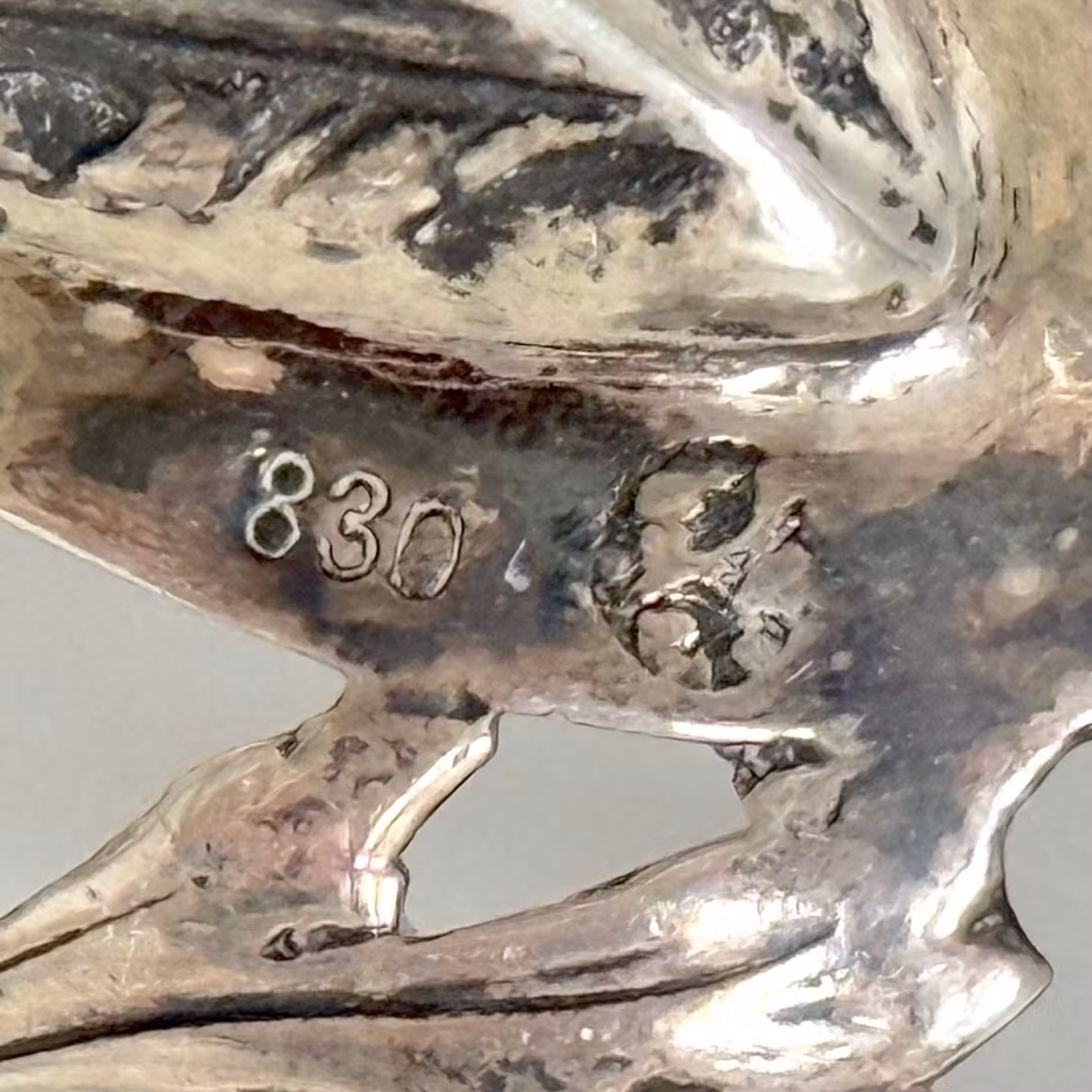 Antieke zilveren schaal op voet, gestempeld