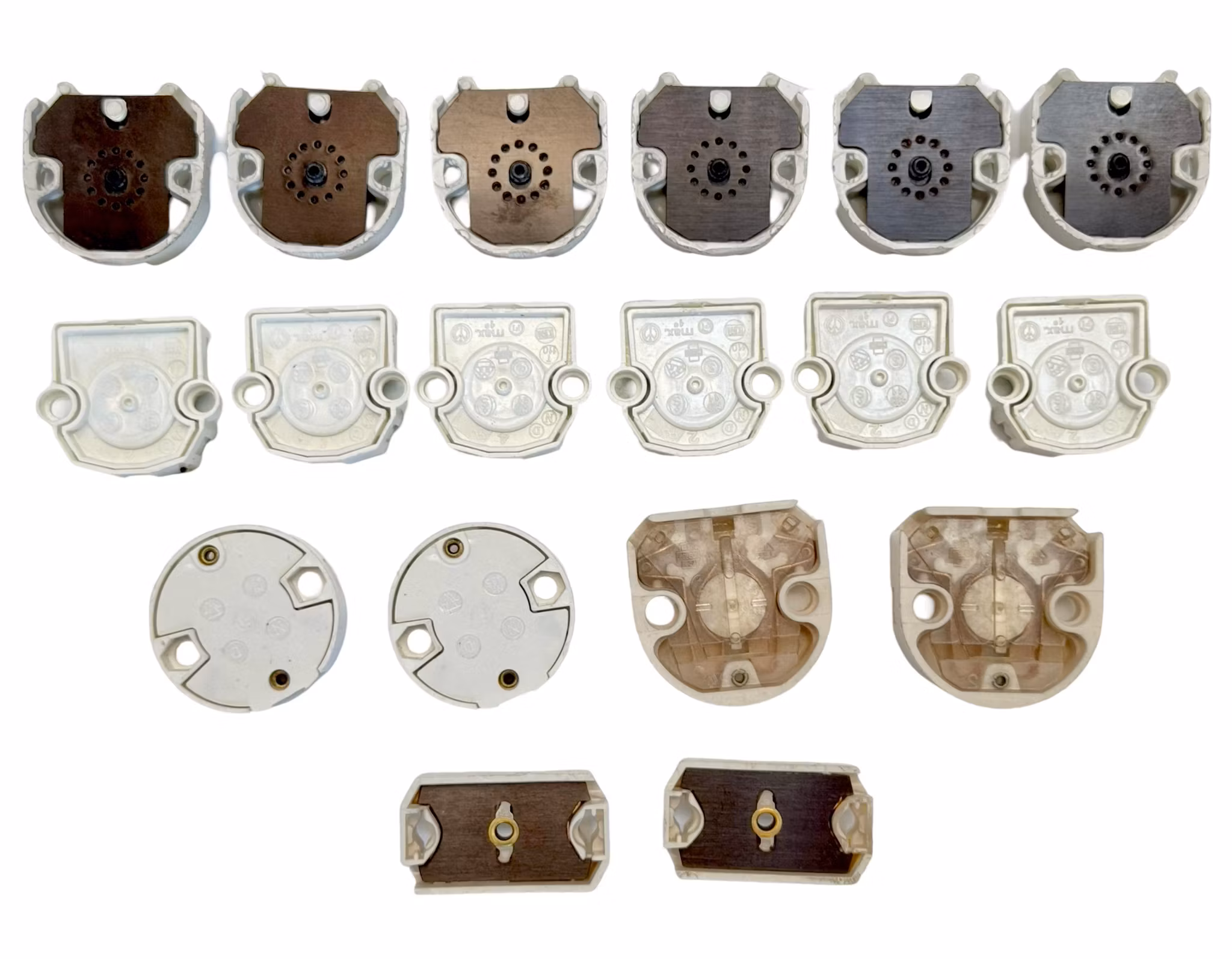 Douilles pour lampes fluorescentes, etc.