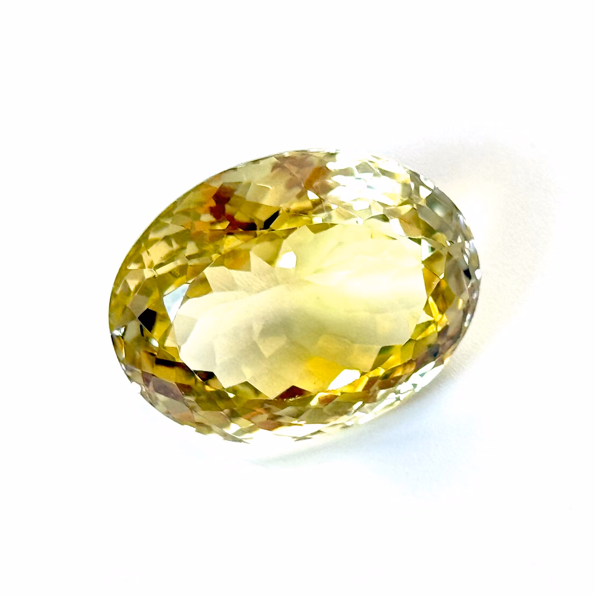 27.80 Karat naturlig obehandlad Citrin med certifikat