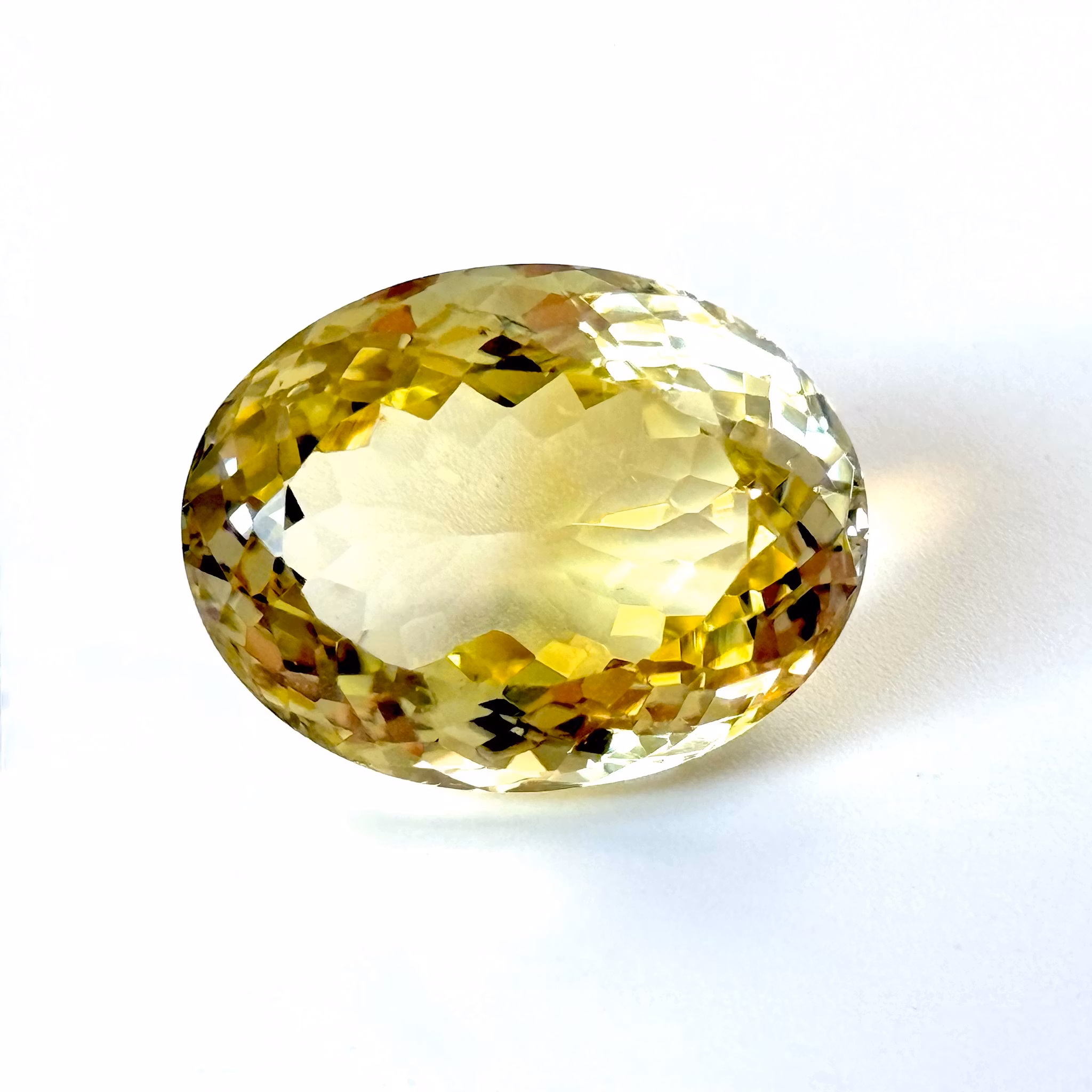 27.80 Karat naturlig obehandlad Citrin med certifikat