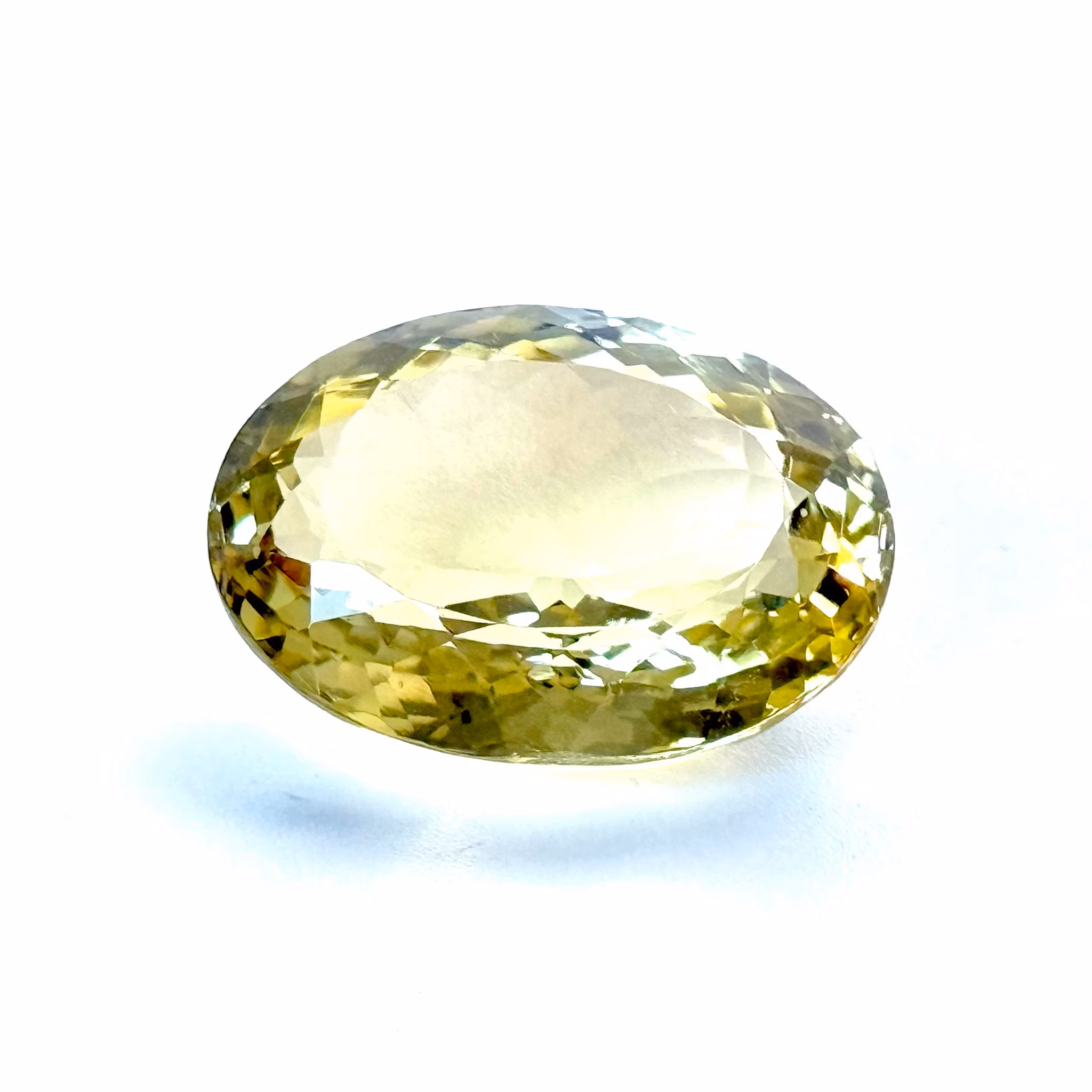 17.69 Karat naturlig obehandlad Citrin med certifikat