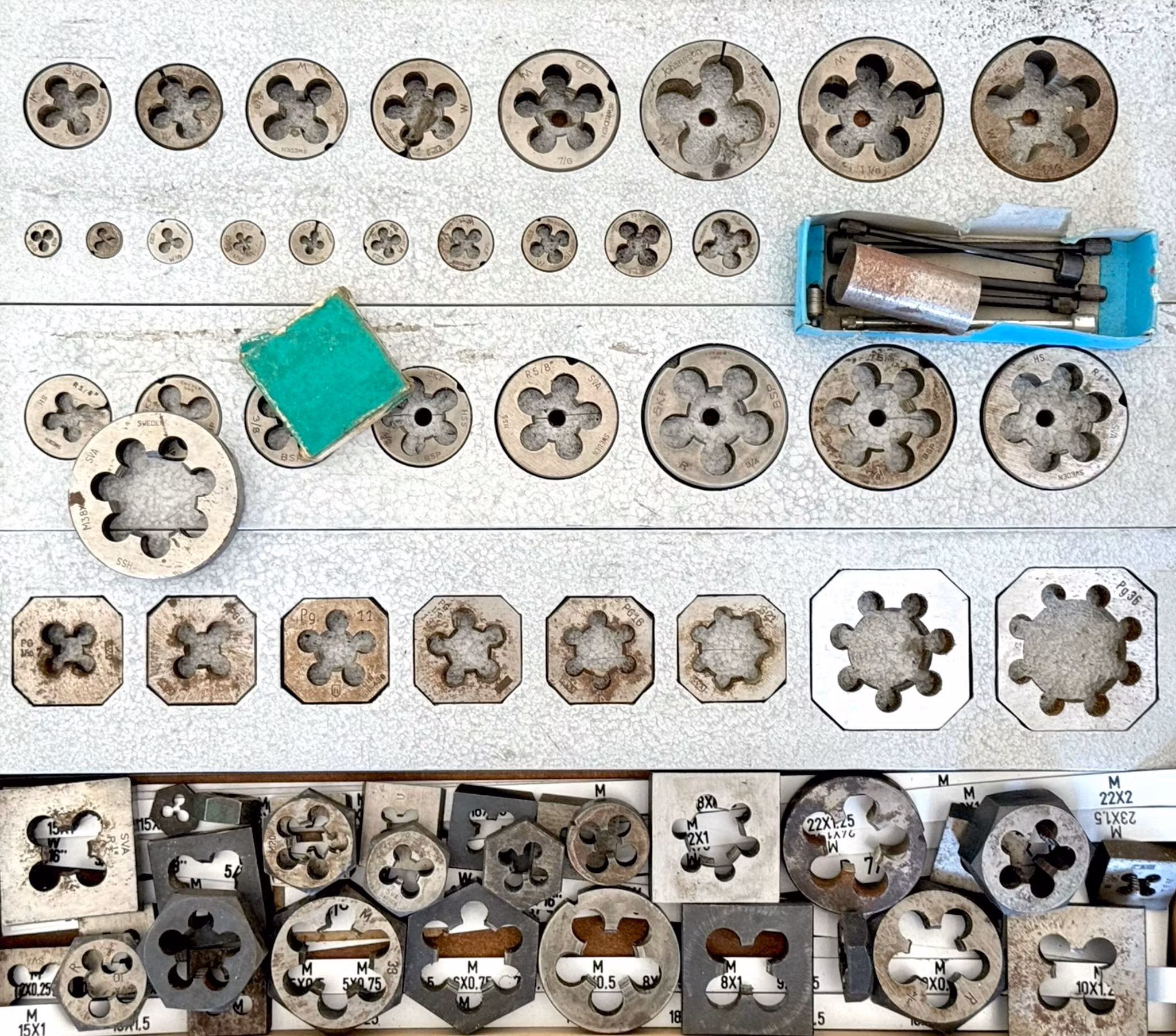 Ca 300 pièces, moyenne HSS, CEJ, SVA, SKF etc.