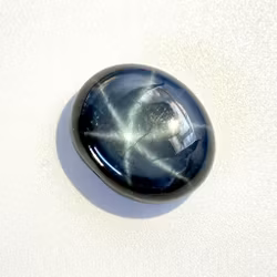 22,75-karatowy naturalny szafir gwiaździsty