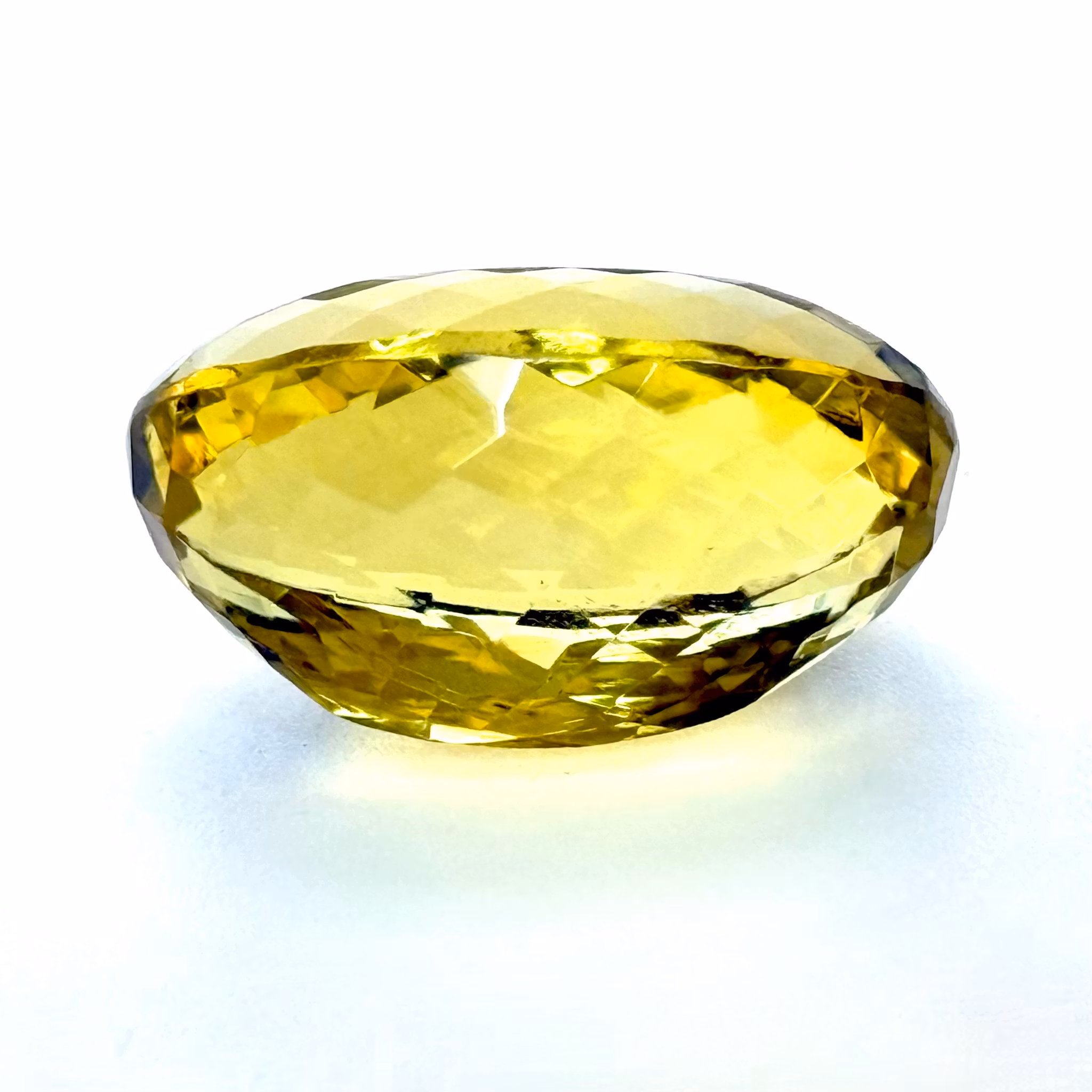 32,35 karaatin luonnollinen käsittelemätön sitriini sertifikaatilla