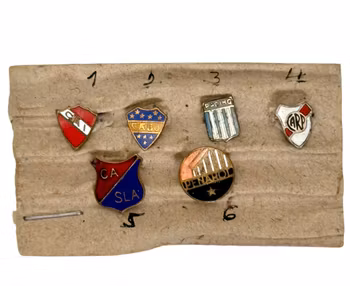 6 st, Sällsynt antika nålmärke Club Atletico, Fotbolls Klubbar emalj