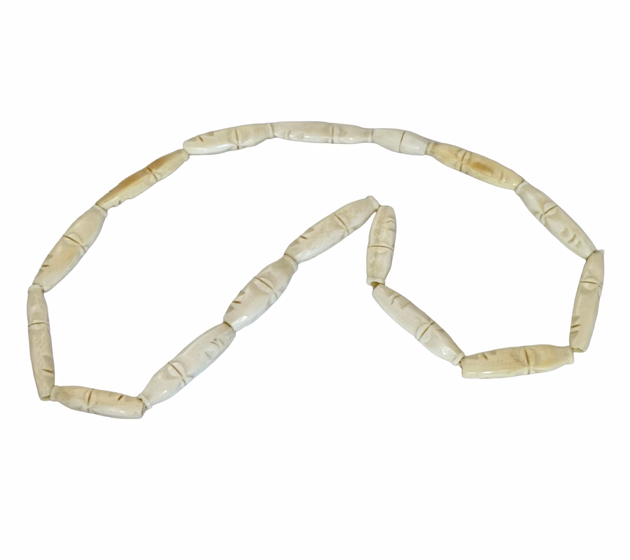 Collar antiguo de marfil tallado