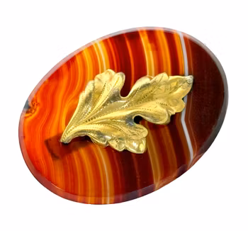 Antyczna broszka, karneol agat