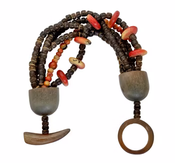 Antyczna afrykańska bransoletka z rogu nosorożca