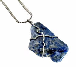 Vintage hopeinen kaulakoru Lapis lazulilla