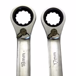 2 st,Ringnyckar Vanadium med spärrfunktion, 17 & 18 mm