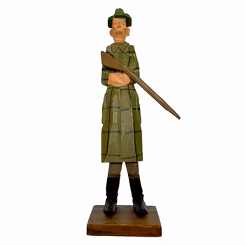 Gunnarsson träfigur, skulptur, Kung - Gustav V på älgjakt, snidat & målat trä, signerad, daterad -46