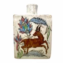 Vase antique en faïence persane peint à la main avec oiseau et gazelle