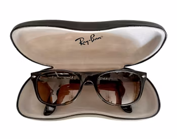 Ray-Ban RB 2132 New Wayfarer N3 Solglasögon med styrka och fodral
