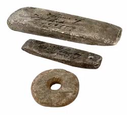 LIUSKEKIVIRIIPUS, kivikausi jne. 3 osaa