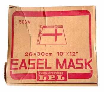 LPL Easel Mask 503A - Mörkrumstillbehör, 26 x 30 cm