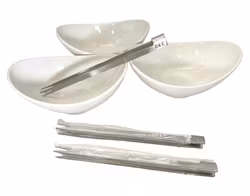 Vinga of Sweden, Tre vita keramik skålar med pinnar