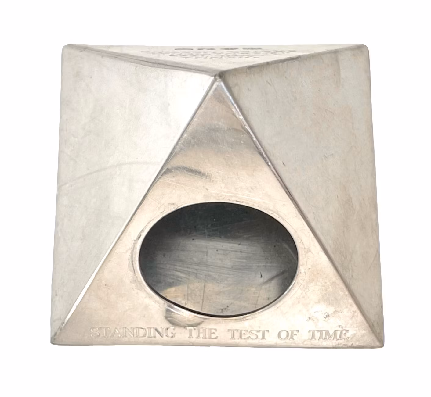 Pyramidiveistos - AR Wentworth Pewter, Tenn, Sheffield, Englanti