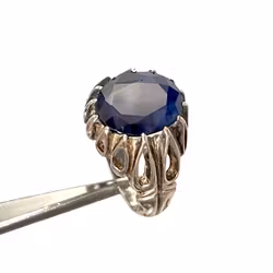 SORMUS, Fasetoitu sininen safiiri, 7.00 ct GGI-sertifikaatilla