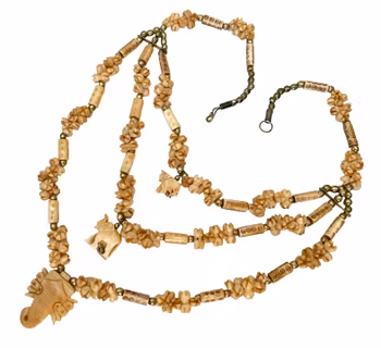 Stary afrykański naszyjnik z ręcznie rzeźbionej kości