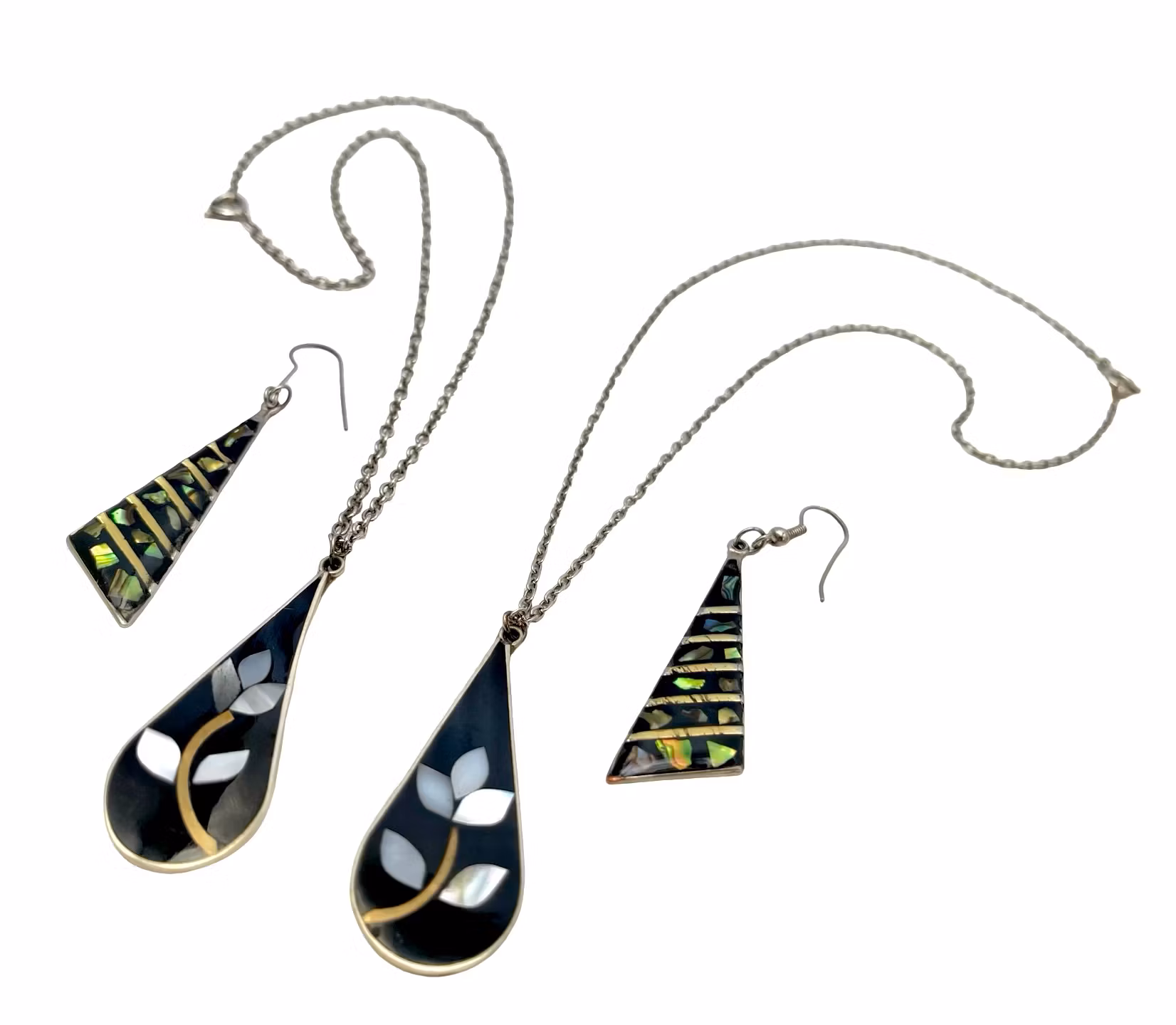 Kolczyki z masy perłowej w stylu retro z zawieszką, biały metal