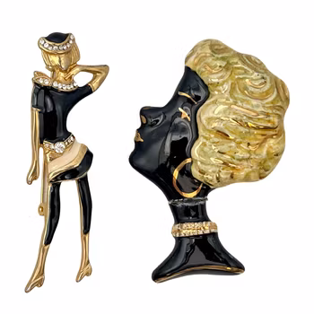 BROCHES, ALGOT MÅNSON, Copyr Skåre ceramic with gilded metal brooch