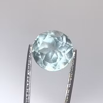2,10-karatowy naturalny akwamaryn o szlifie brylantowym, nieobrobiony