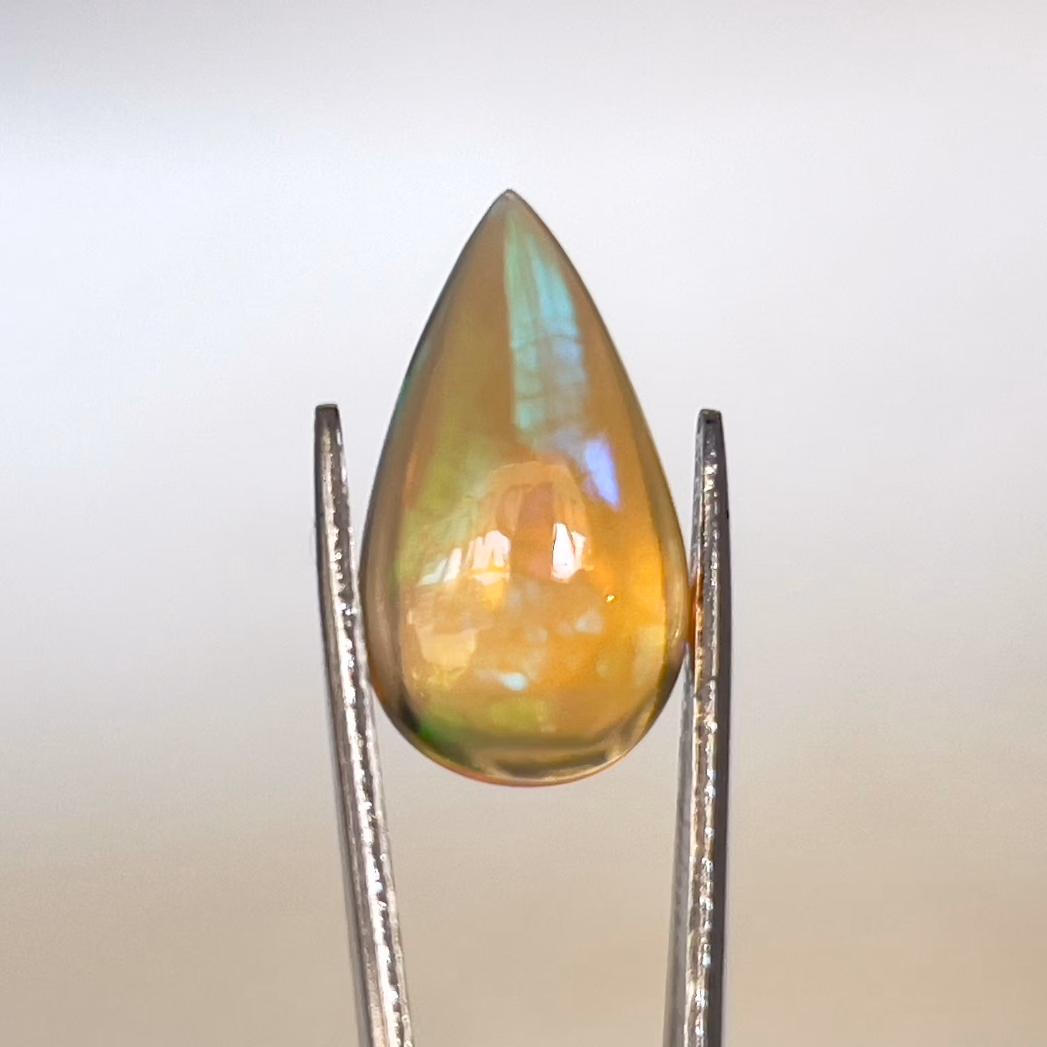 4.15 Karat Naturlig obehandlad Opal